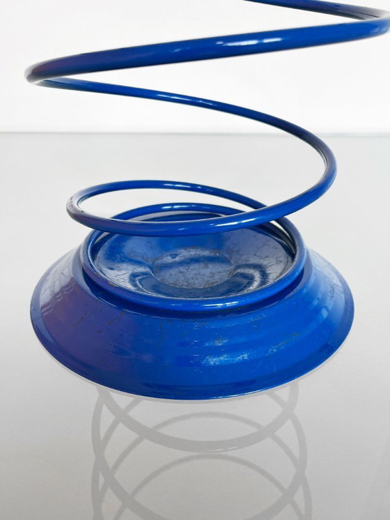 Image 1 of Vintage 80s blauwkleurige spiraalvormige paraplubak