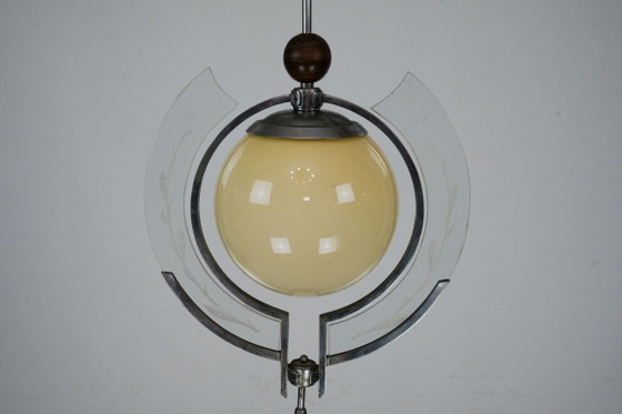 Image 1 of Lampada a sospensione Art Déco italiana degli anni '30 con vetro inciso e globo color ambra.