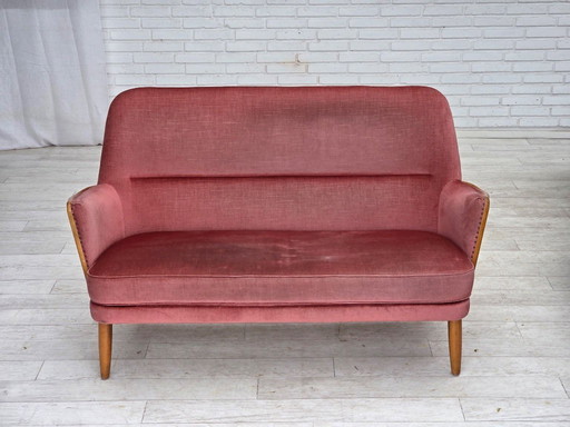 Schwedisches 2-Sitzer-Sofa aus den 1970er Jahren, rosa Möbelvelours, Buchenholz.