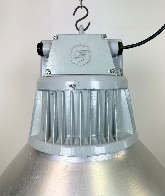 Image 1 of Große industrielle Aluminium-Pendelleuchte von Elektrosvit, 1960er Jahre