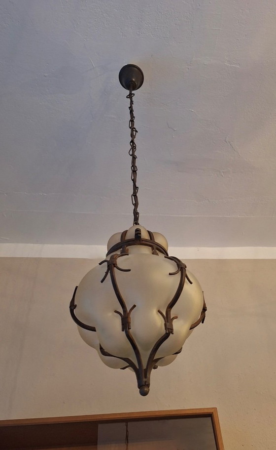 Image 1 of Venetiaans ijzer en geblazen matglas Hall lantaarn, Italië 1960