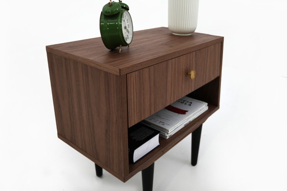 Image 1 of Nachtkastje met lade P04