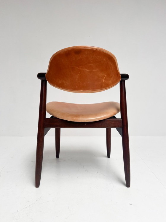 Image 1 of Poltrona in pelle color cognac a forma di corno di mucca, anni '70