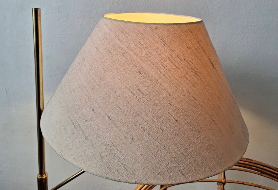 Messing vloerlamp uit het midden van de 20e eeuw, 360 graden draaibaar en in hoogte verstelbaar. (photo 12 of 20)