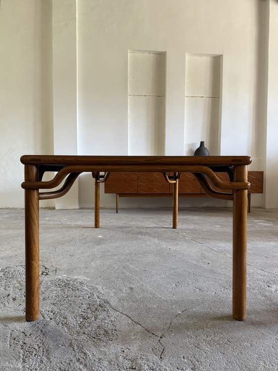 Image 1 of TAVOLO DA PRANZO IN CINA E 8 SEDIE IN LEGNO MASSELLO, ANNI '60