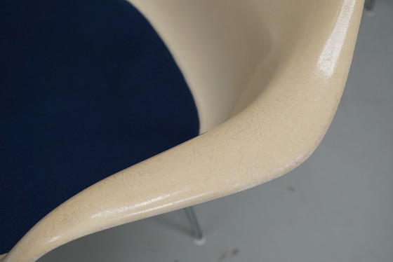 Image 1 of Ensemble de trois fauteuils DAX en fibre de verre parchemin Eames pour Herman Miller / Vitra