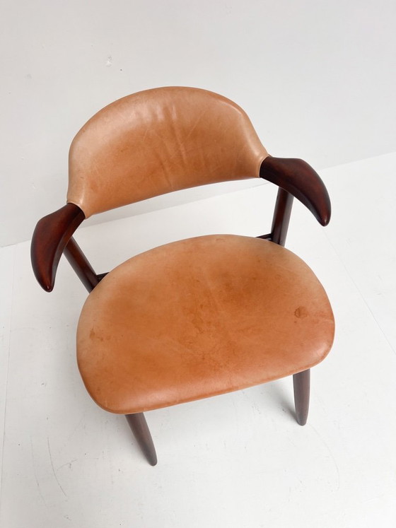 Image 1 of Poltrona in pelle color cognac a forma di corno di mucca, anni '70