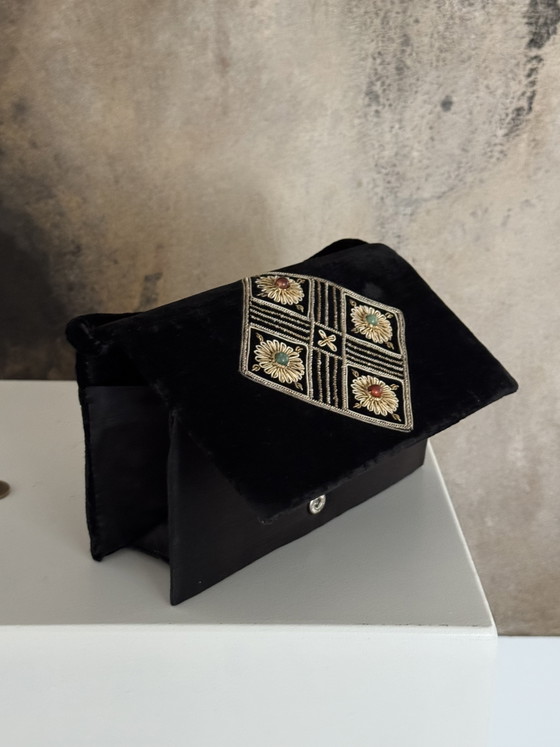 Image 1 of Fluwelen clutch met borduursels en steentjes, avondtasje met handvatten