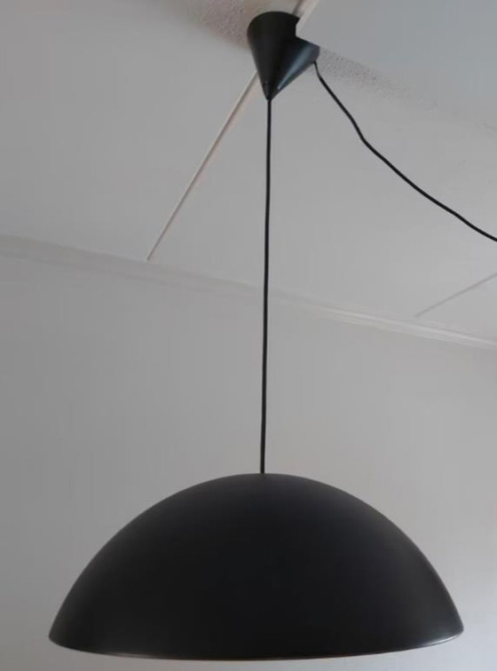 Image 1 of Lampada a sospensione 365+ rotonda 60cm, nera all'esterno, color rame all'interno