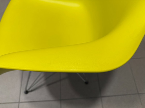 Vitra | Eames | DAR | Giallo senape + cromo | 2 pezzi – Sedie da pranzo, Metallo, Plastica (photo 8 of 10)
