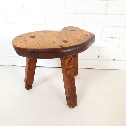 Tabouret primitif vintage en bois, style brutaliste des années 1970