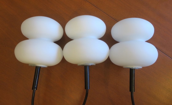 Image 1 of Ensemble de 3 suspensions en verre opale aux formes organiques, style Mid-Century, années 1960