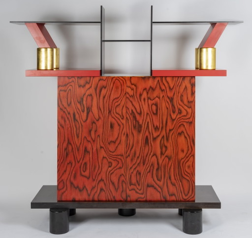 Gabinete "Freemont" de E. Sottsass, 1984. Editado por Memphis.