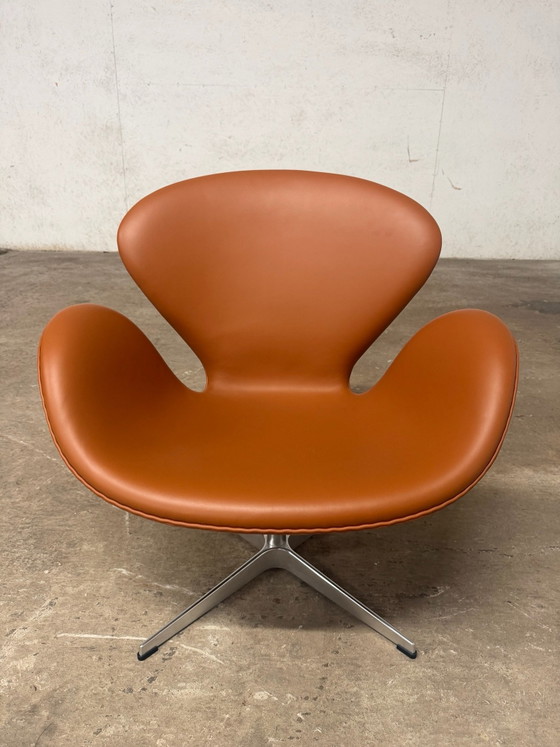 Fritz Hansen Swan chair Cognac leather from 2025!! MINT CONDITION!!, Armchairs, Orange (photo 2 of 15)