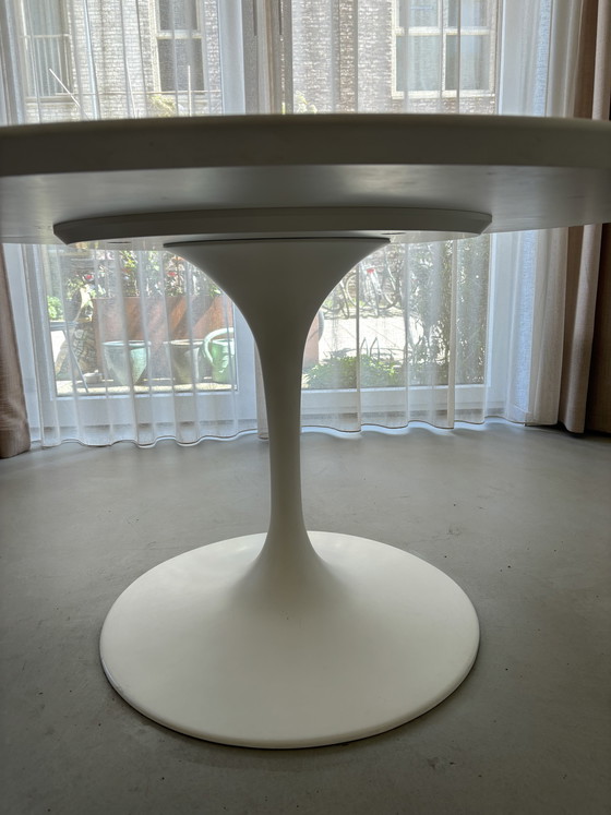 Image 1 of Round Tulip table 138cm 6–8 persons from Italy