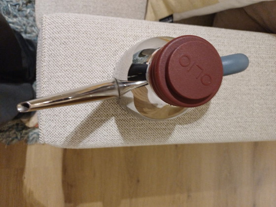 Oliekannetje van merk Alessi (design Michael Graves), Keukenaccessoires, Gepolijst staal, Blauw (foto 6 van 7)