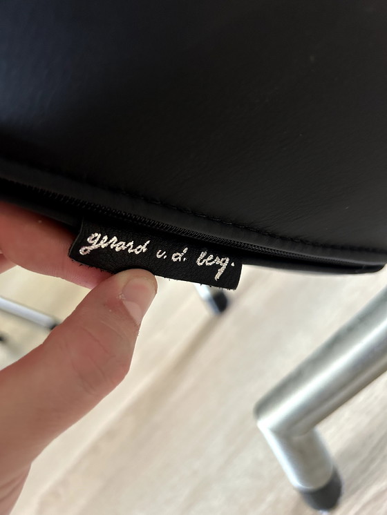 Image 1 of Set van 2 Originele Gerard van den Berg Label Foxx Fauteuils – Bruin Leer