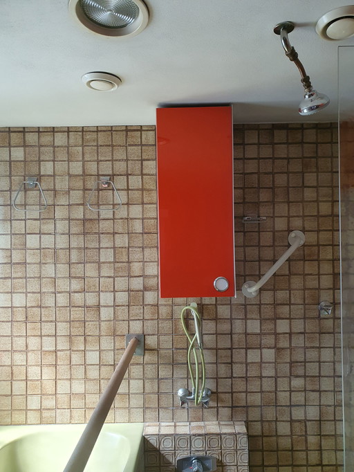 Meuble de salle de bains avec entourage de lavabo, armoire et étagère séparées, années 1970