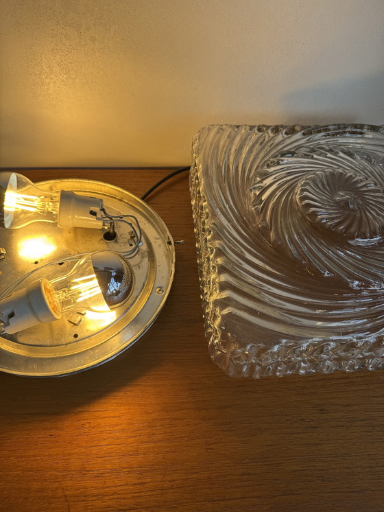 Image 1 of Lampada da soffitto/parete in vetro Wila vintage: eleganza Art Déco vorticosa