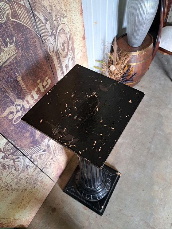 Image 1 of Estilo barroco antiguo, mesa para plantas, columna dim. 38vx38cm y 117cm de altura tablero 28x28cm....