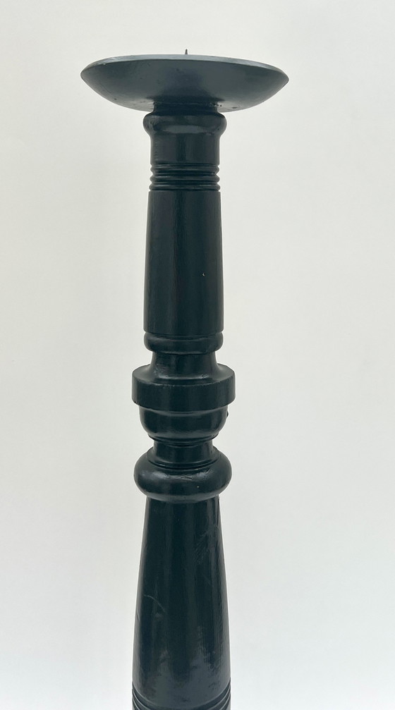 Image 1 of Gran candelabro/lámpara de pie antigua de madera, pintada de negro, aprox. 70 cm.
