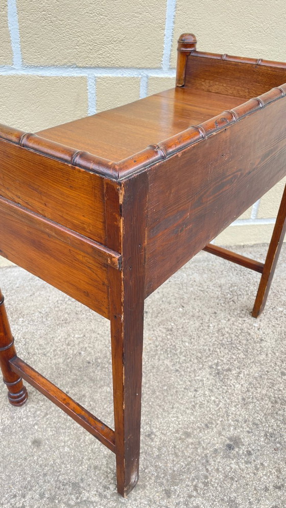 Consolebureau uit de jaren 1900, ook wel bekend als bamboe bureau. – Wood (photo 8 of 30)