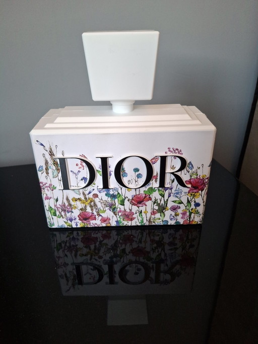 Dior Blooming Window Display – decoratieve objecten, Paper, Plastic (photo 2 of 7)