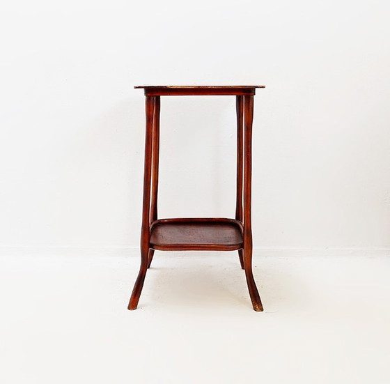 Image 1 of Table d'appoint Art Nouveau en bois courbé n° 960 par J&J Kohn - Années 1920