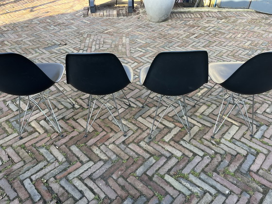 Image 1 of Vitra Eames Stühle