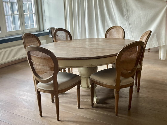 Image 1 of Uitschuifbare eiken kloostertafel met 6 stoelen