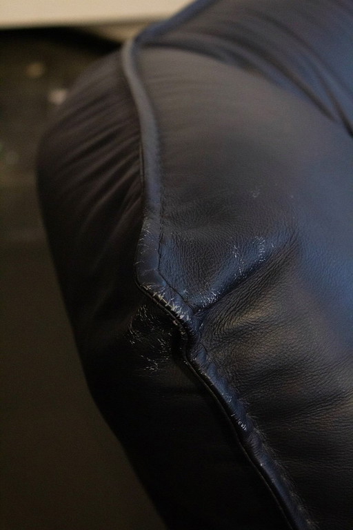 Dark blue leather sofa 'Tango' by Jan Armgardt for Leolux