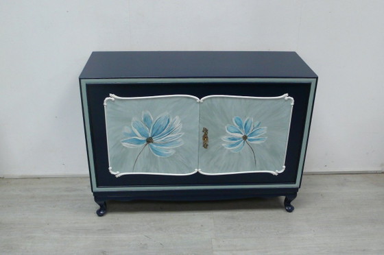 Chippendale sideboard with 2 doors, midnight blue with hand-painted flowers – Wood (photo 3 of 6)
