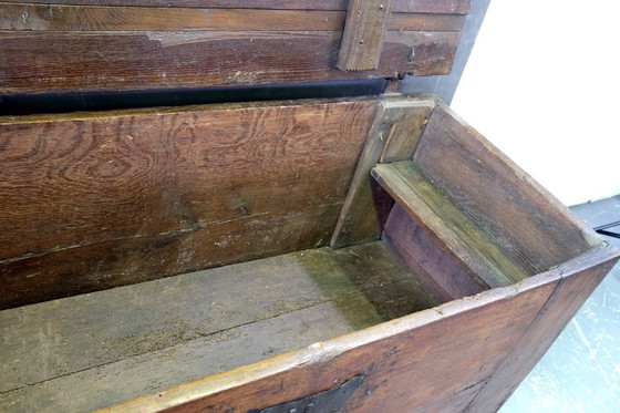 Image 1 of Duitse Stollentruhe eind 16e eeuw