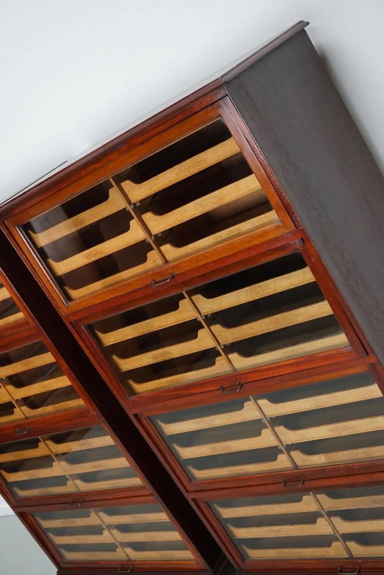 Image 1 of Armario de mercería inglés con puertas de cristal, circa 1920/1930