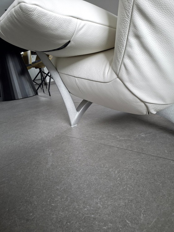 Image 1 of Canapé design 2 places en cuir Rolf Benz, entièrement rénové par des professionnels.