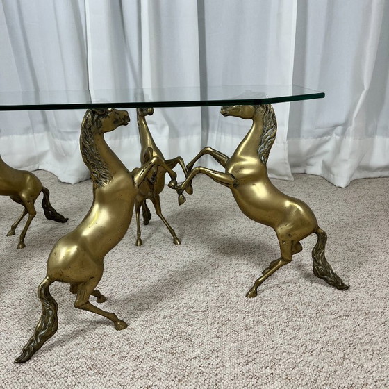 Couchtisch im Hollywood-Regency-Stil, 6 patinierte Messingpferde und Glasplatte, 1970 – Couchtische, Brass (photo 19 of 23)