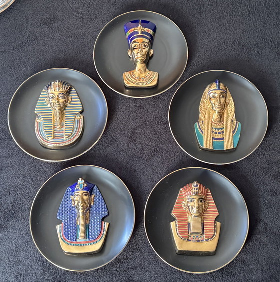 Image 1 of 𓂀 “Egypt: Splendors of an Ancient World” | 3D collector plates in 22-karat gold | Osiris Porcelain | Mint condition