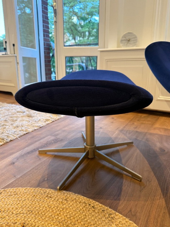 Fauteuil et repose-pieds BoConcept Imola par Henrik Petersen - Velours bleu foncé – Metal, Velvet (photo 11 of 17)