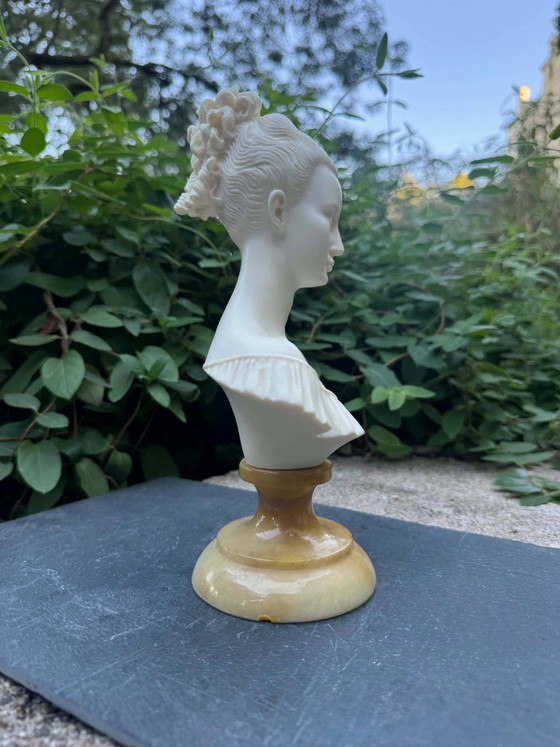 Busto in alabastro di Manon Lescaut firmato Arnaldo Giannelli – Sculture, Stone (photo 3 of 6)