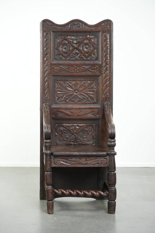 Silla Wainscott inglesa única del siglo XVIII con magníficas tallas de madera y una apariencia hermosa.