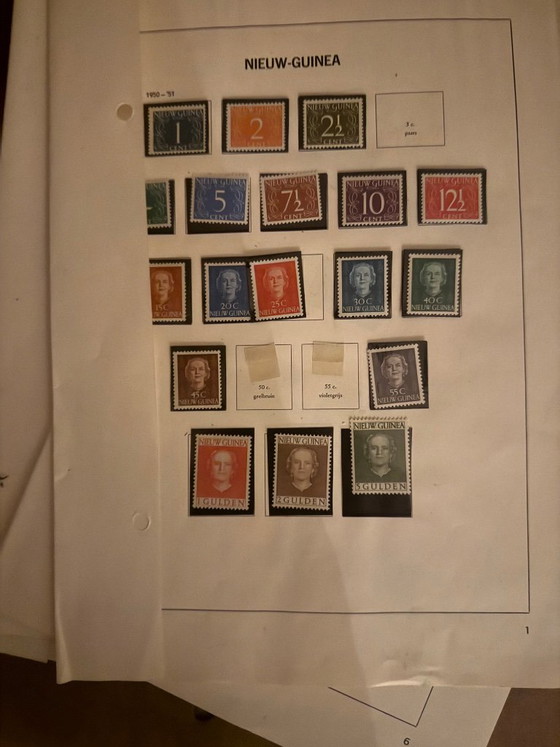 Briefmarkensammlung Neuguinea, Dekorative Objekte, Papier, Mehrfarbig (Foto 2 von 9)