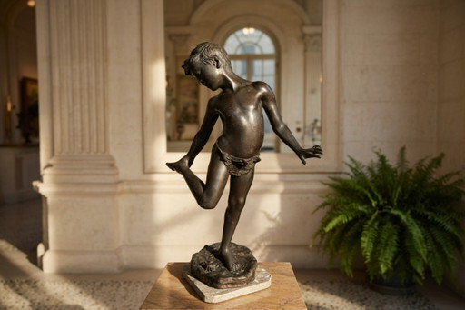 Prächtige Bronzeskulptur: „Das vom Krebs gebissene Kind“ 1990