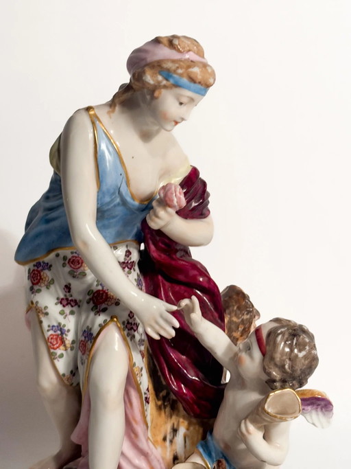 Meissen Porcelain Group of Venus with Cupid, 19th Century – beeldhouwkunst (photo 2 of 14)