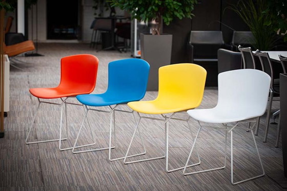 Image 1 of Knoll Plastic Side Chair Ontvangststoel