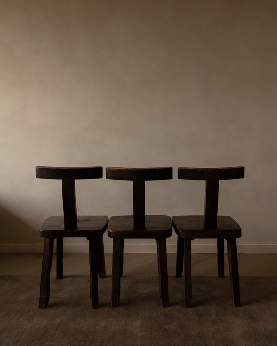 Image 1 of Set of 3 Vintage “T” Dining Chairs by Aranjou, France (c.1960s) – Stained Elm, Brutalist Sculptural