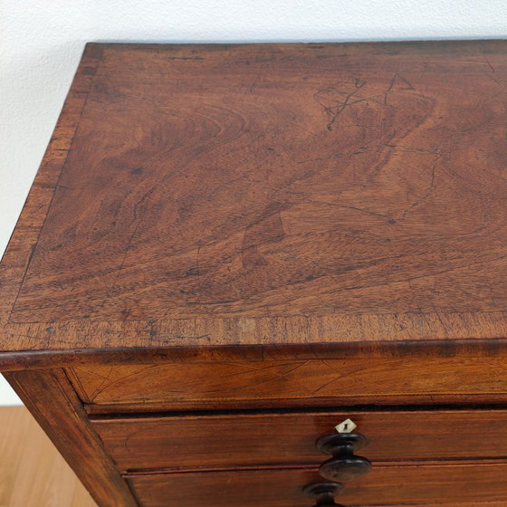 Image 1 of commode ancienne de style géorgien
