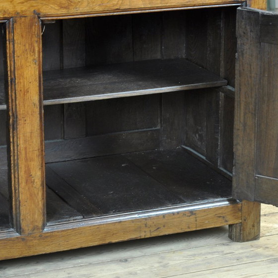 Image 1 of Eiken Tridarn-kast, circa 1710