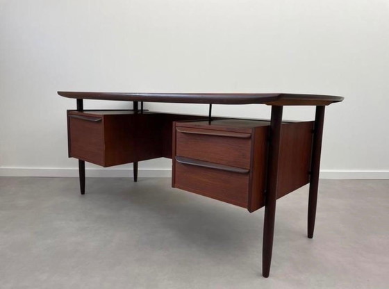 Image 1 of Iconica scrivania in teak di metà secolo, progettata da Tijsseling per Hulmefa negli anni '60.