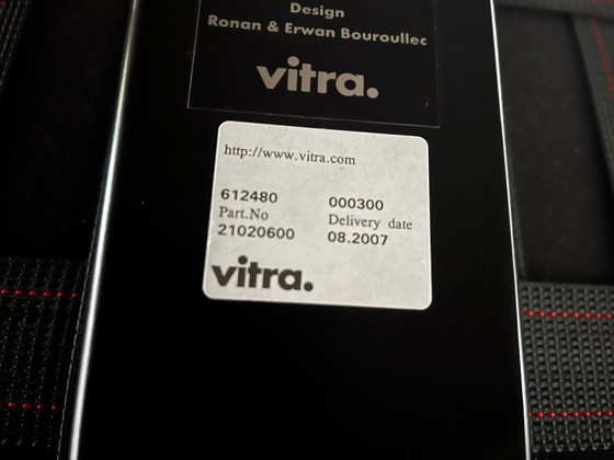 Image 1 of Vitra alkoofbank met lage rugleuning voor 3 personen