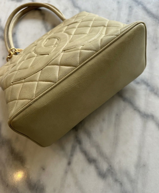 Image 1 of Médaillon Chanel
